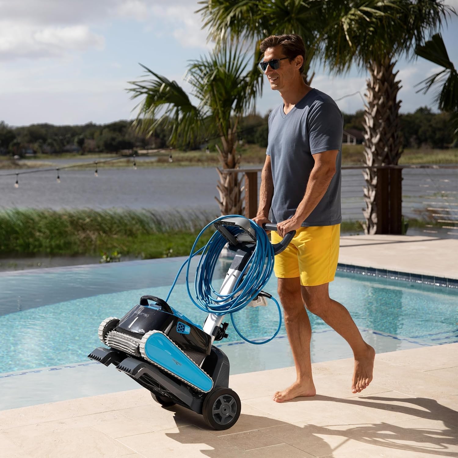 Dolphin Nautilus CC Plus Automatischer Poolreiniger Poolroboter für Eingelassene Pools bis zu 12 m mit Caddy vom Transport